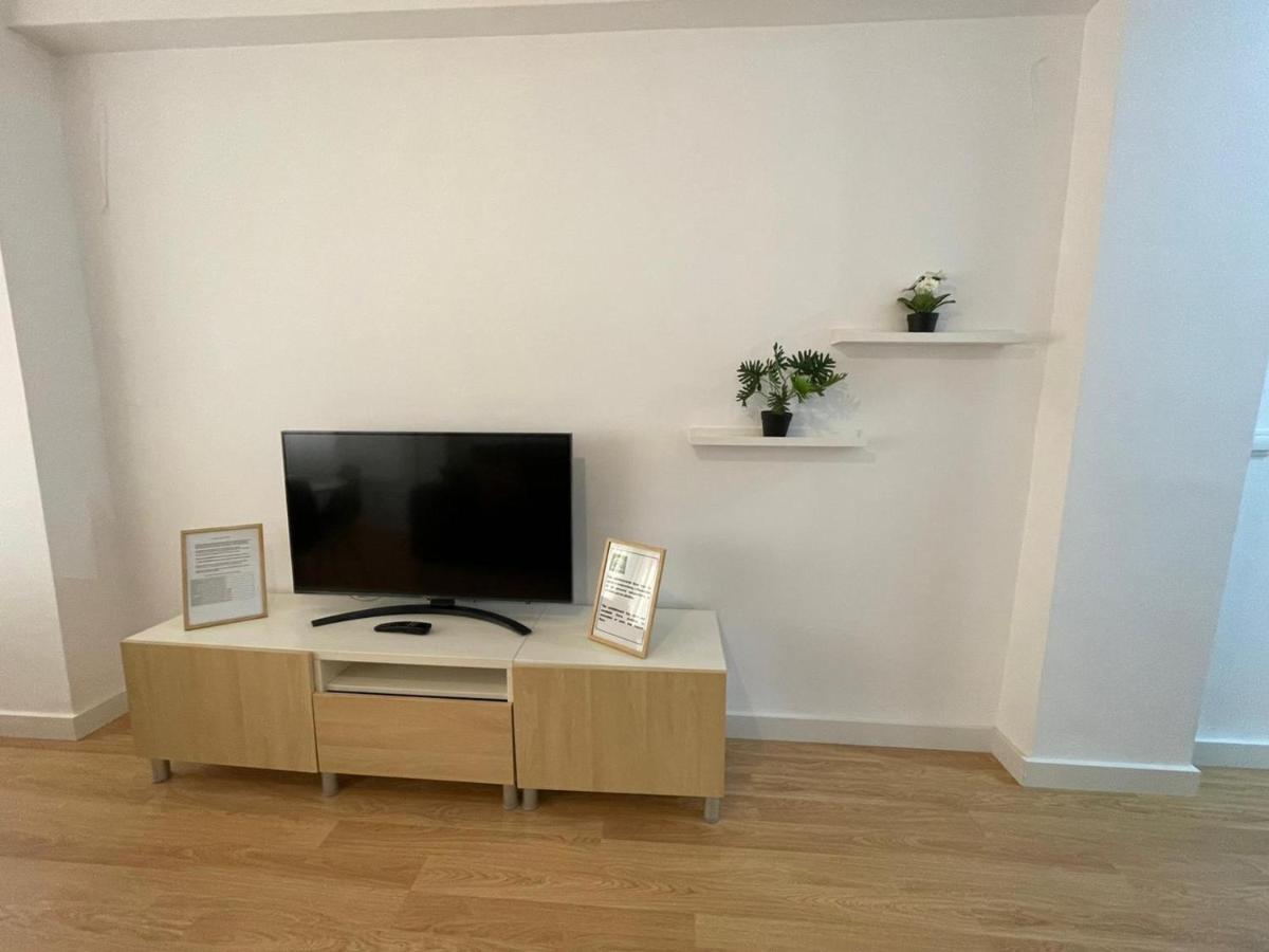 Holidays2Malaga 2 Bedroom Armengual De La Mota Close Shopping Center Eksteriør billede