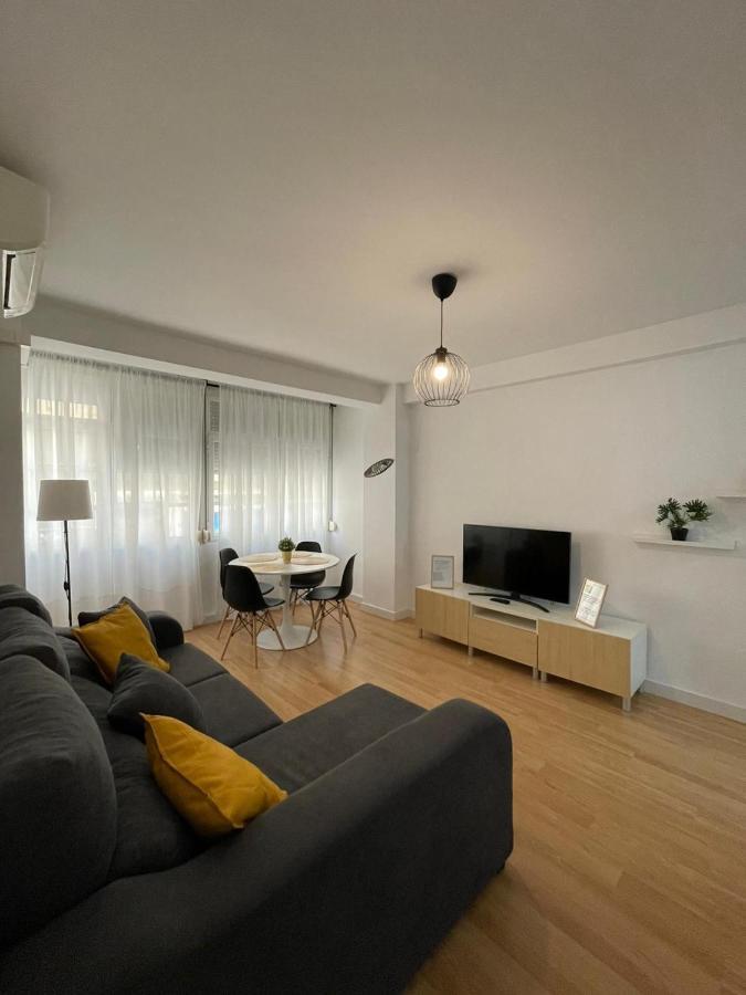 Holidays2Malaga 2 Bedroom Armengual De La Mota Close Shopping Center Eksteriør billede