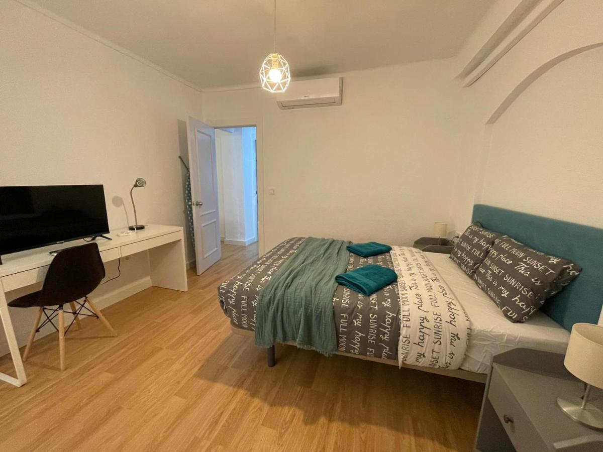 Holidays2Malaga 2 Bedroom Armengual De La Mota Close Shopping Center Eksteriør billede