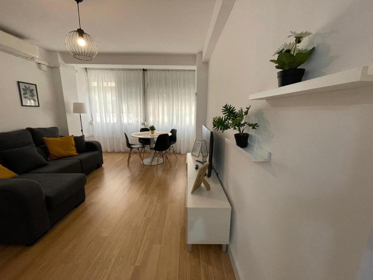 Holidays2Malaga 2 Bedroom Armengual De La Mota Close Shopping Center Eksteriør billede