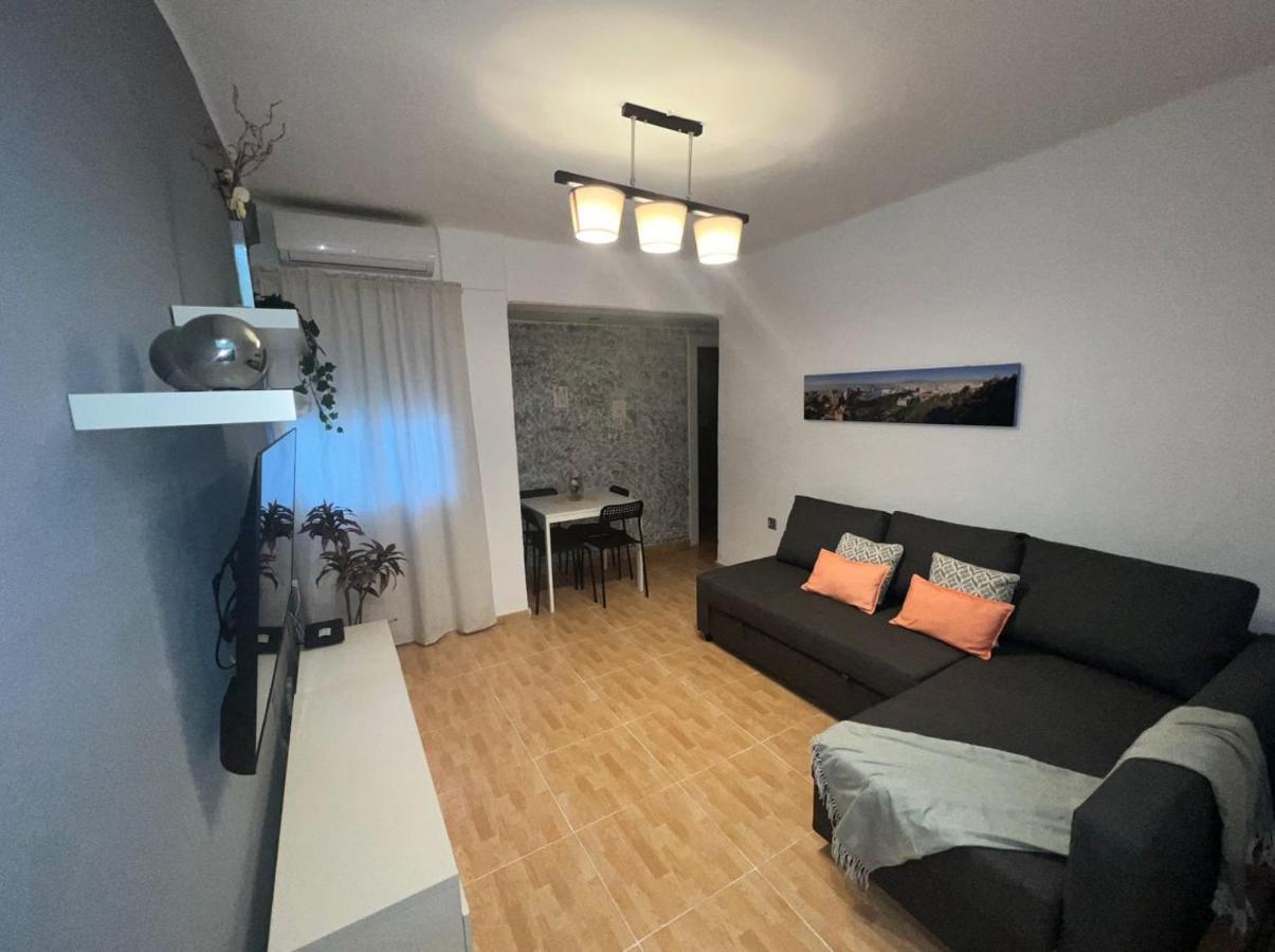 Holidays2Malaga 2 Bedroom Armengual De La Mota Close Shopping Center Eksteriør billede