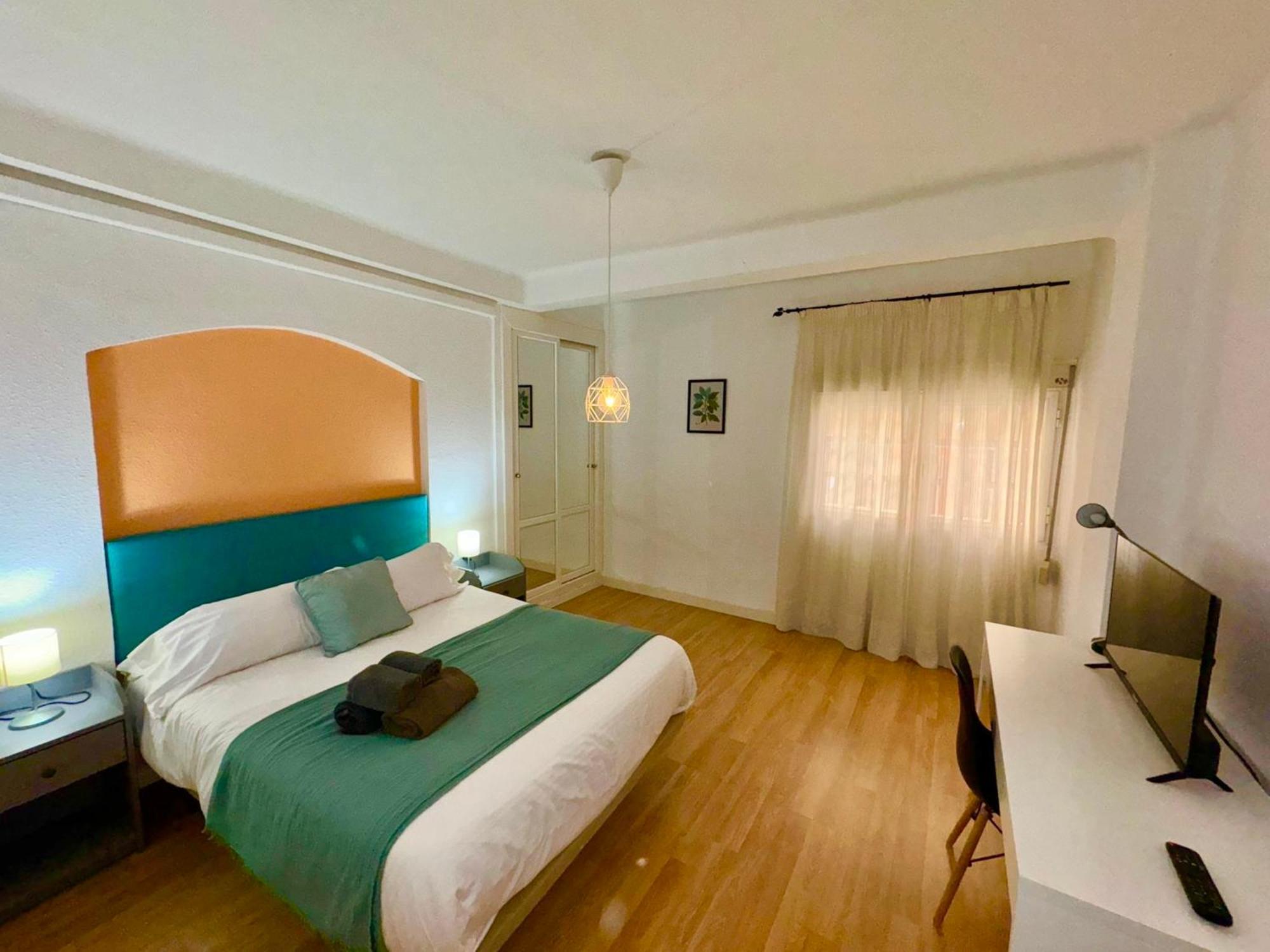 Holidays2Malaga 2 Bedroom Armengual De La Mota Close Shopping Center Eksteriør billede