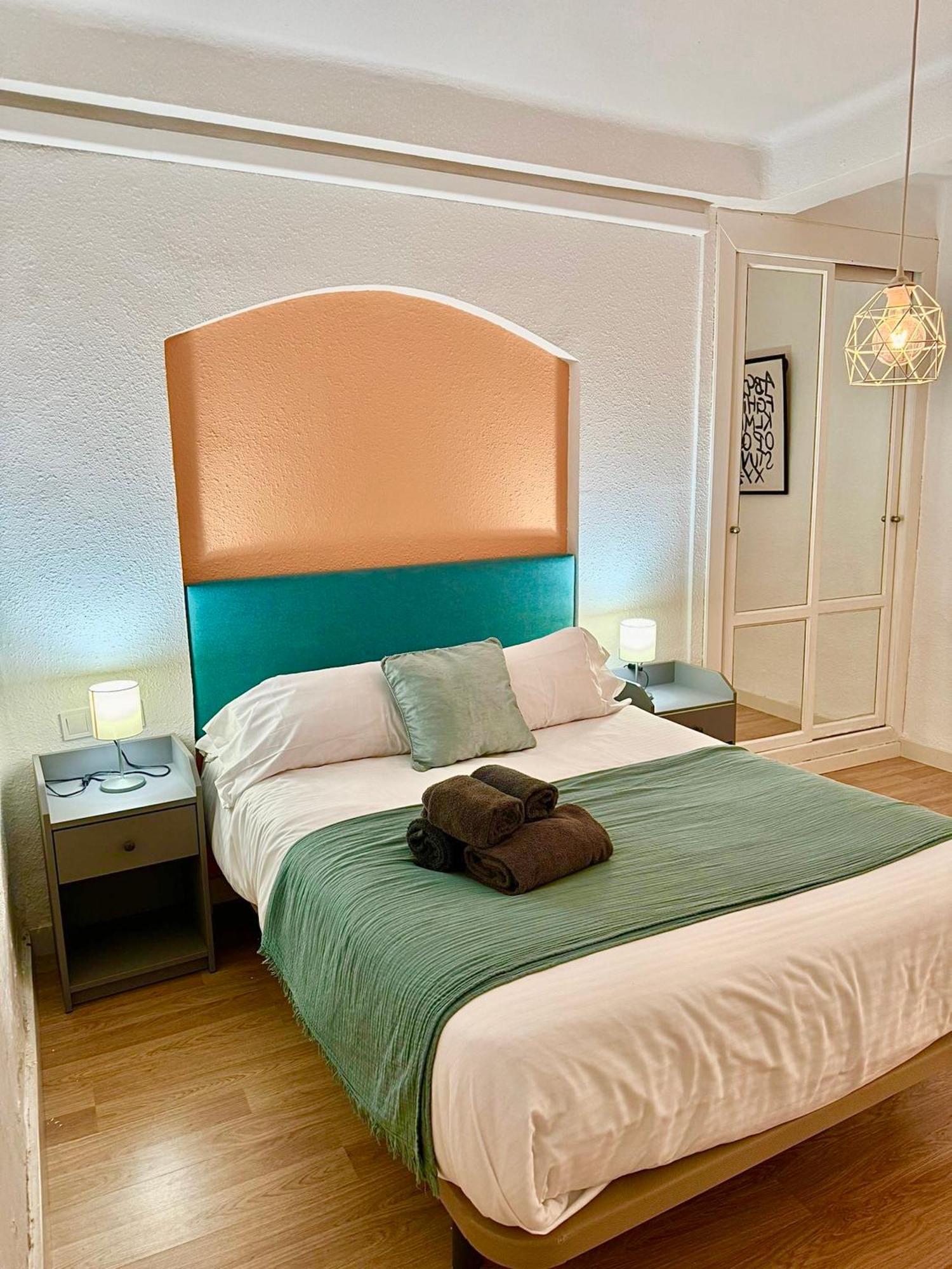 Holidays2Malaga 2 Bedroom Armengual De La Mota Close Shopping Center Eksteriør billede